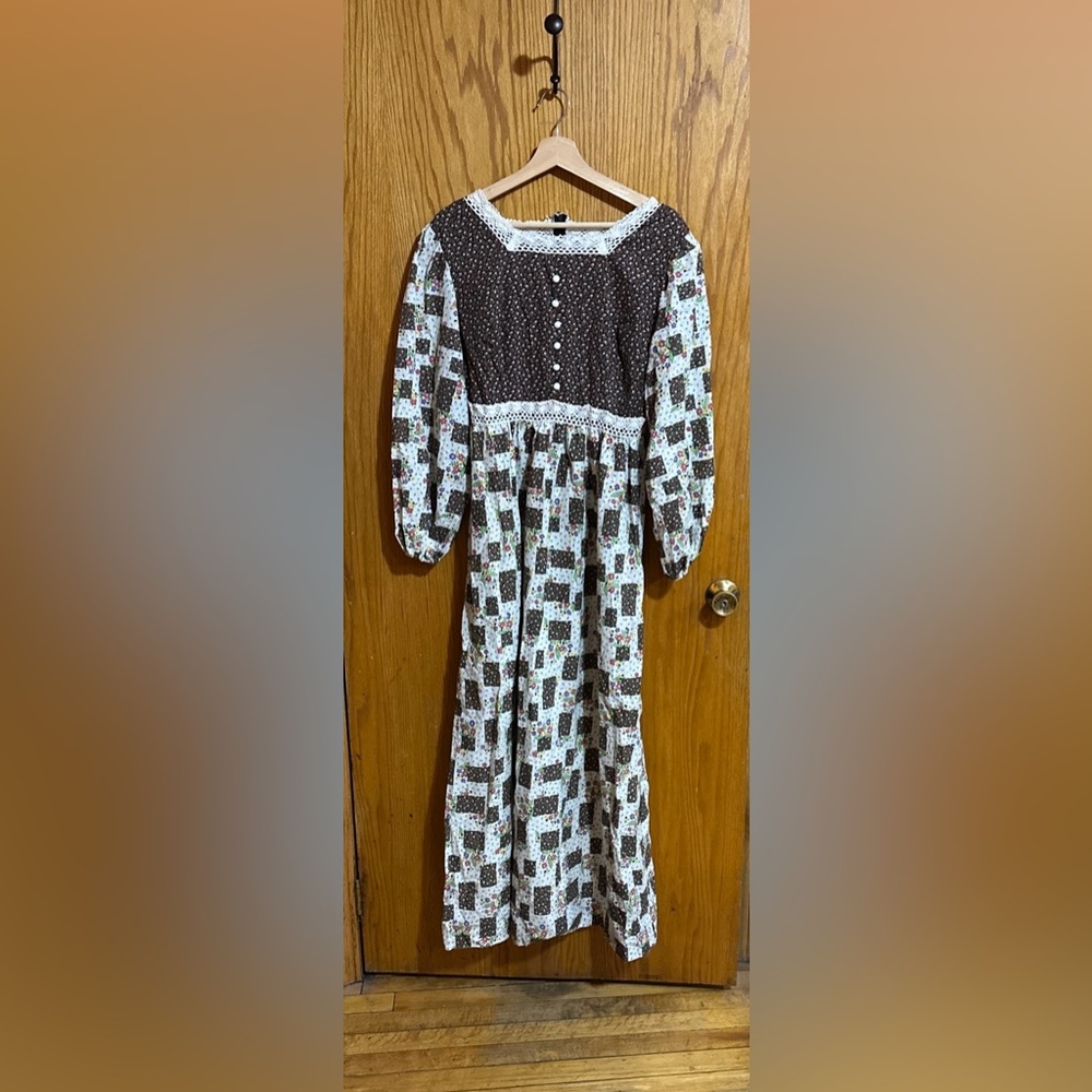 vintage 1970s peasant  prairie‎ sz LG bohemian dress cottage core. Y